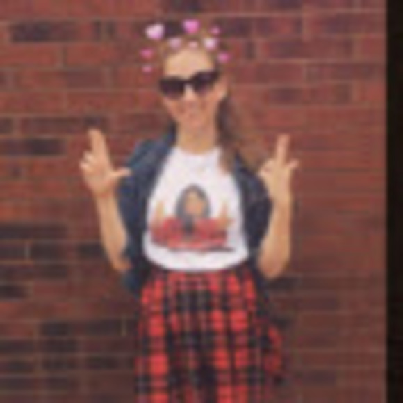 Meet your Posher, Olivia - Picture 1 of 1